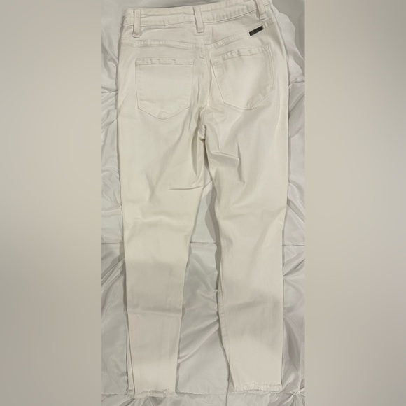 KanCan-Mid Rise Double Fringe Hem Skinny SZ1/24 Color white Never worn - Picture 2 of 4